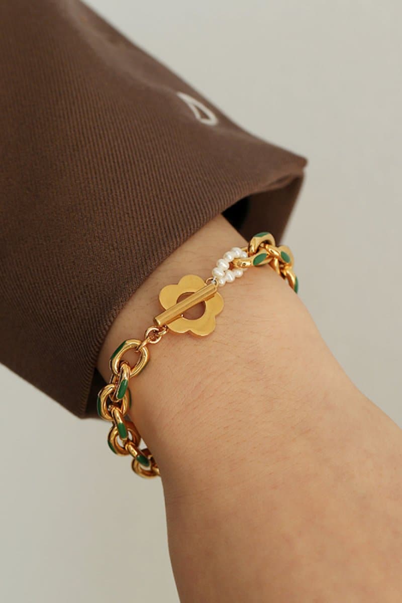 Flower Toggle Clasp Chain Bracelet - Love Culture