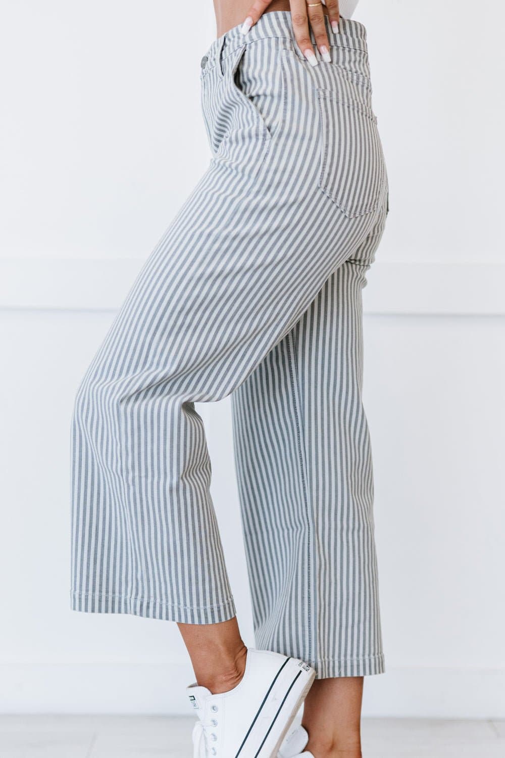 Kancan Emerson Pinstripe Wide Leg Cropped Jeans - Love culture store