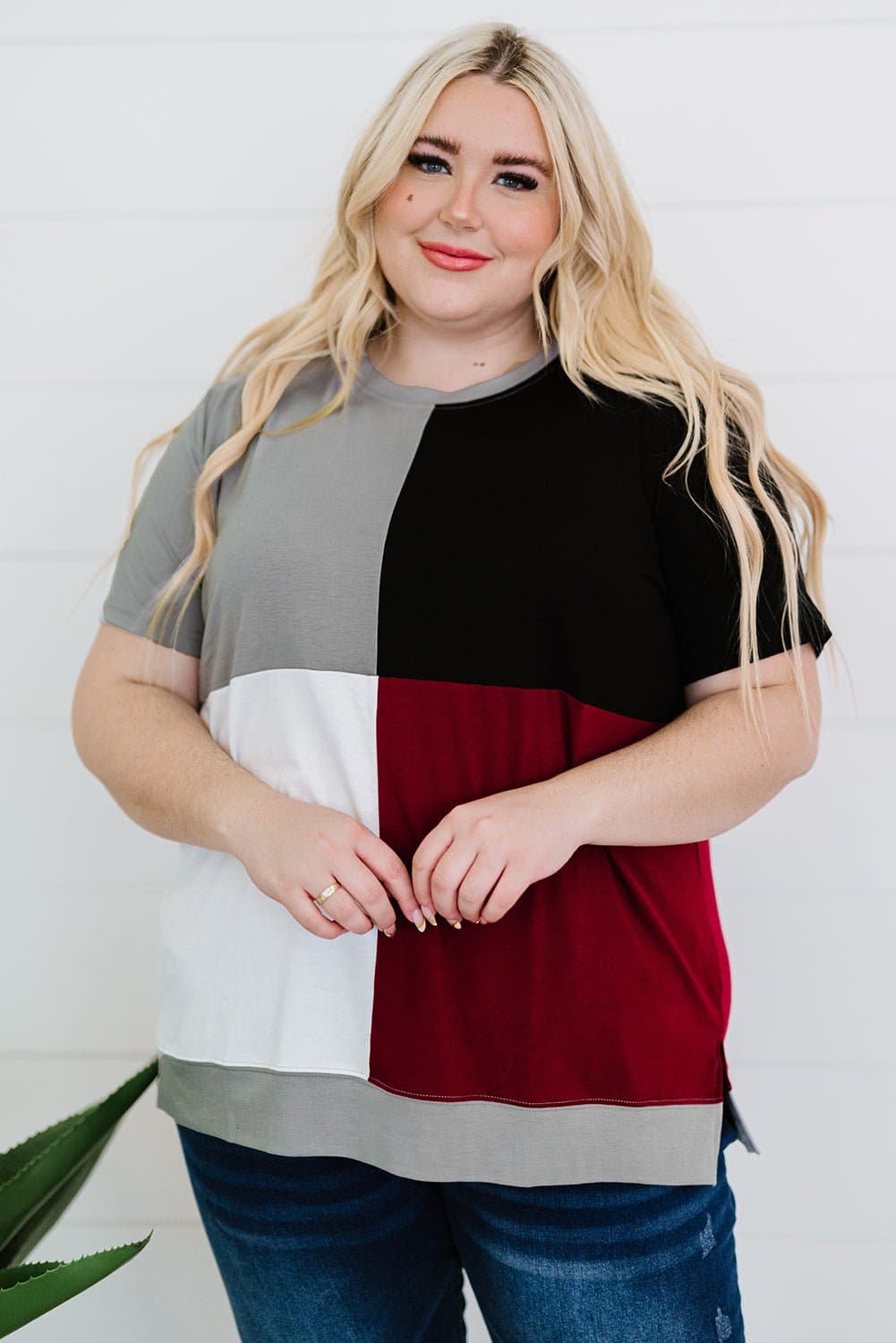 Plus Size Color Block Round Neck T-Shirt - Love culture store