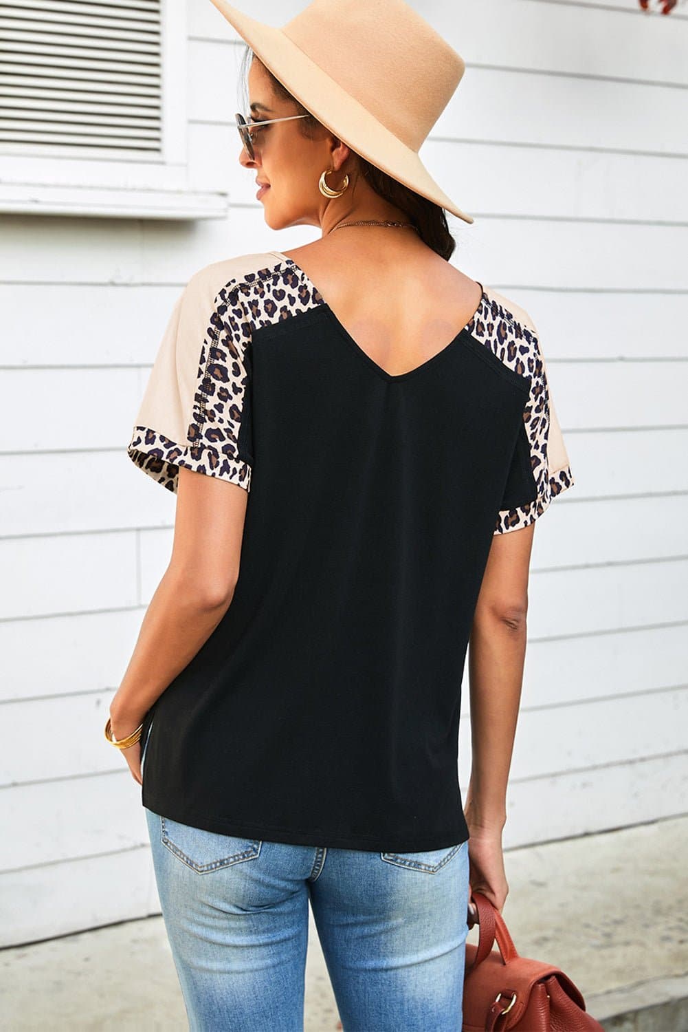 Leopard Sleeve Side Slit Tee-Shirt - Love culture store